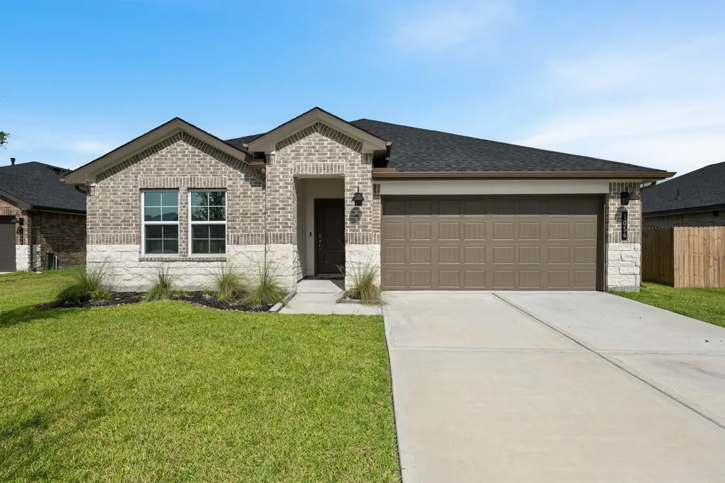 1054 Great Barracuda Lane Alvin TX 77511