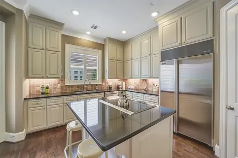 1374 Lake Pointe Parkway Sugar Land TX 77478
