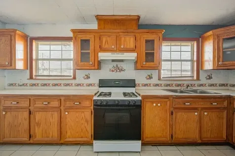 714 W 7th Street Freeport TX 77541