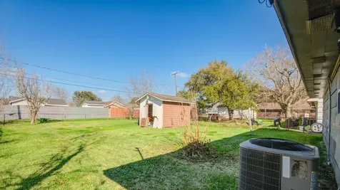 714 W 7th Street Freeport TX 77541