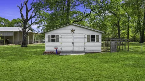 200 Manuel Road Shepherd TX 77371