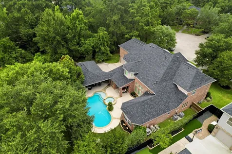 1319 Regal Shores Court Kingwood TX 77345