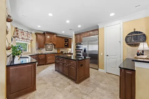 1319 Regal Shores Court Kingwood TX 77345
