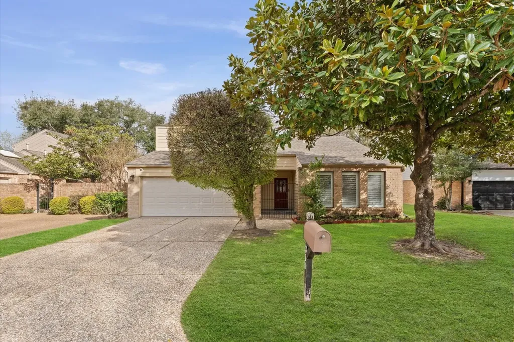 310 W Fair Harbor Lane Houston TX 77079