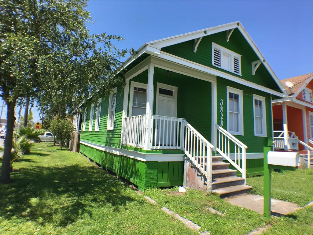 3828 Avenue M 1/2 Galveston TX 77550