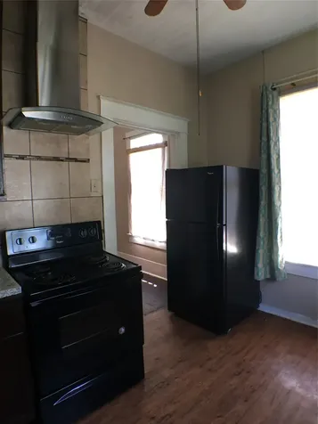 3828 Avenue M 1/2 Galveston TX 77550