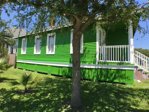 3828 Avenue M 1/2 Galveston TX 77550