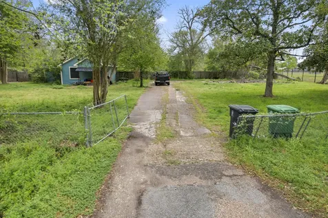 6302 Tuskegee Street Houston TX 77091