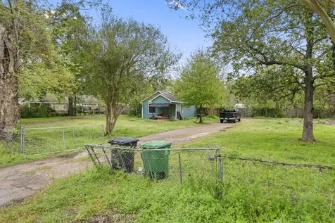 6302 Tuskegee Street Houston TX 77091