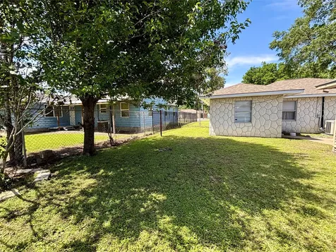 8038 Woodlyn Road Houston TX 77028
