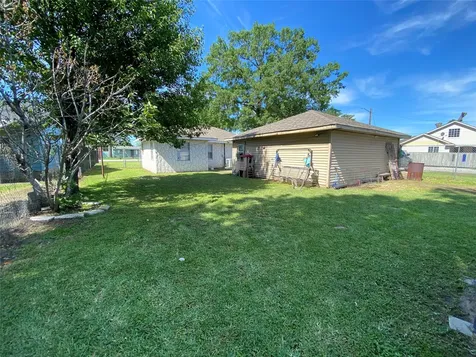 8038 Woodlyn Road Houston TX 77028