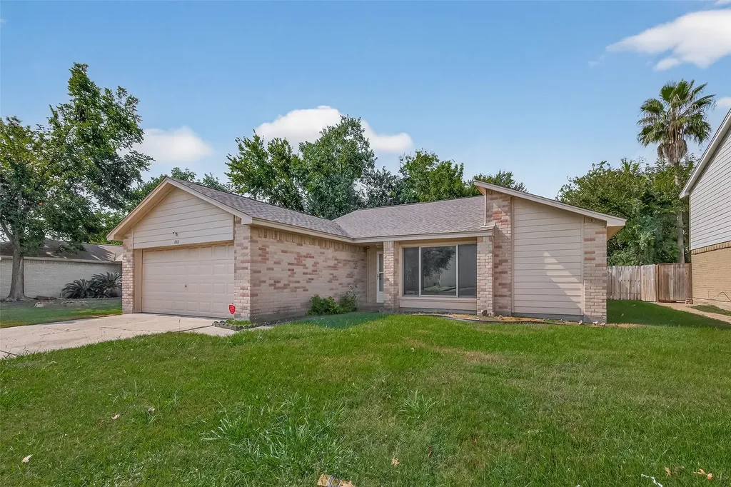 1915 Aldates Drive Houston TX 77015