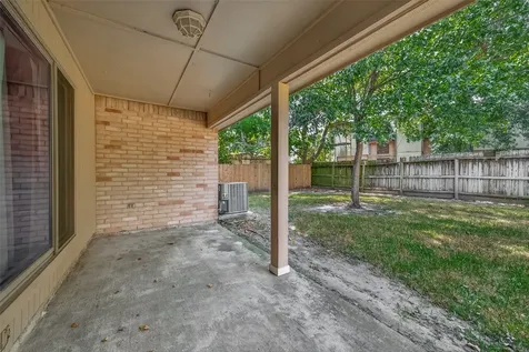 1915 Aldates Drive Houston TX 77015