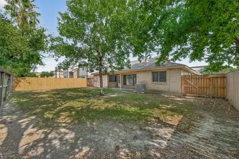 1915 Aldates Drive Houston TX 77015