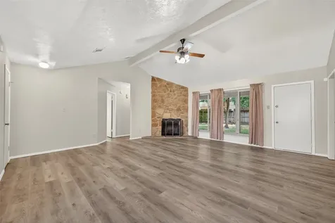 1915 Aldates Drive Houston TX 77015