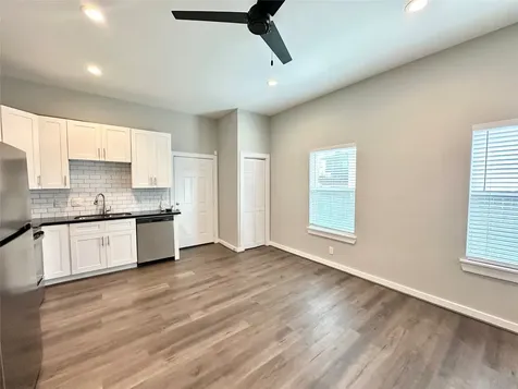 225 N Everton Street 4 Houston TX 77003