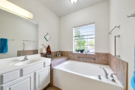 2815 Kings Crossing Drive 214 Kingwood TX 77345