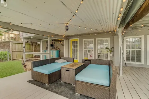 313 Ling Bayou Vista TX 77563