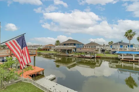 313 Ling Bayou Vista TX 77563
