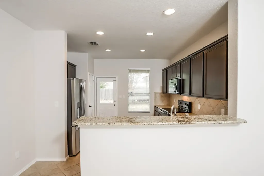 467 Walnut Crest Schertz TX 78154