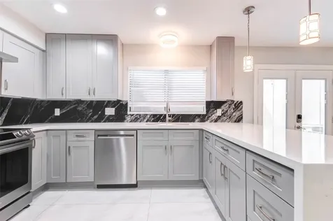 11643 Village Place Drive 194 Houston TX 77077