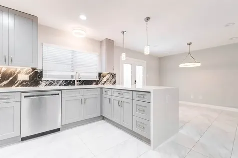 11643 Village Place Drive 194 Houston TX 77077