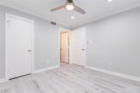 11643 Village Place Drive 194 Houston TX 77077