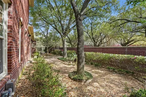 3210 Maroneal Street Houston TX 77025