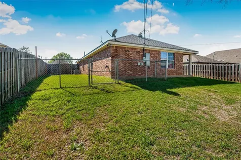 1002 Copperas Bend Caldwell TX 77836