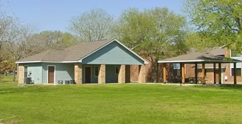 106 Walnut Street Hallettsville TX 77964