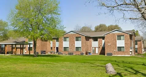 106 Walnut Street Hallettsville TX 77964