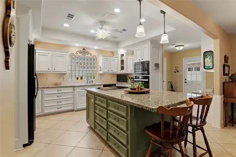5510 Court Of York Houston TX 77069