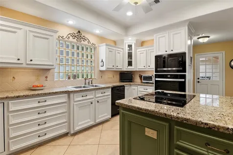 5510 Court Of York Houston TX 77069