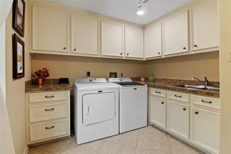 5510 Court Of York Houston TX 77069