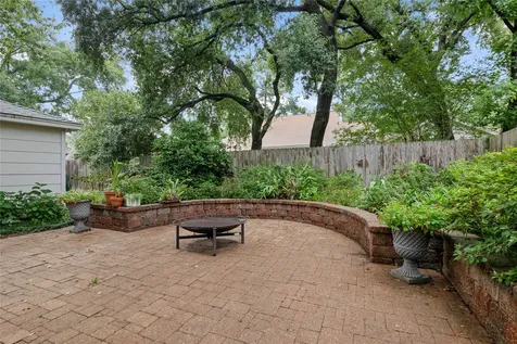 5510 Court Of York Houston TX 77069