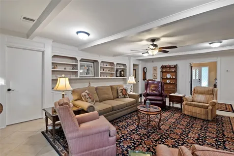 5510 Court Of York Houston TX 77069