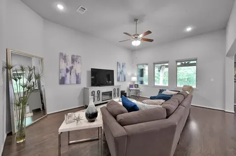 271 Little Dog Drive Montgomery TX 77356