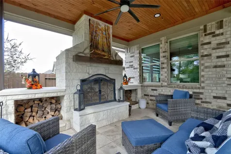 271 Little Dog Drive Montgomery TX 77356