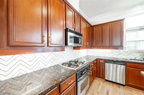 643 Hartman Street Houston TX 77007