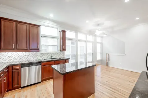 643 Hartman Street Houston TX 77007