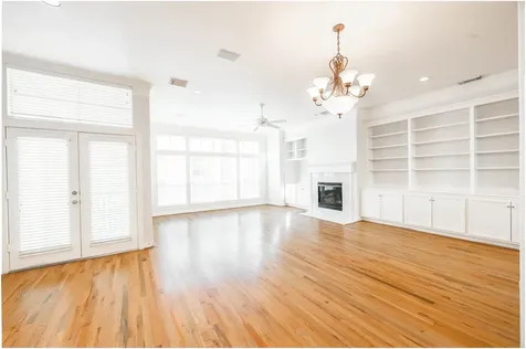 643 Hartman Street Houston TX 77007