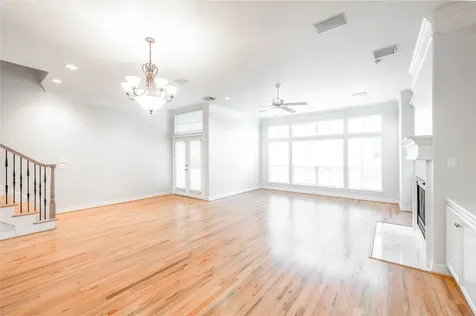 643 Hartman Street Houston TX 77007
