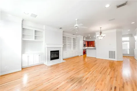 643 Hartman Street Houston TX 77007