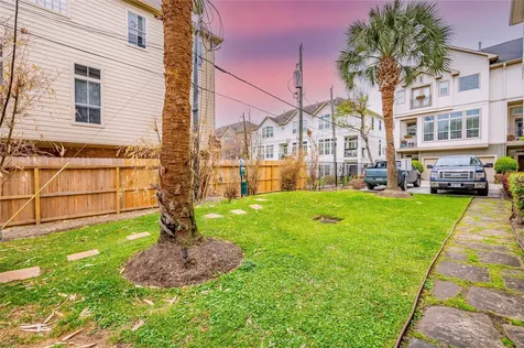 643 Hartman Street Houston TX 77007