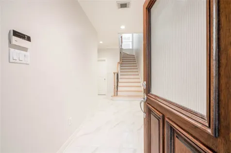 643 Hartman Street Houston TX 77007