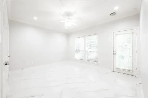 643 Hartman Street Houston TX 77007