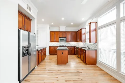 643 Hartman Street Houston TX 77007