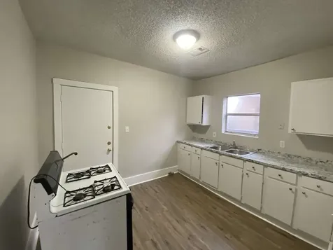 8213 E Erath Street Houston TX 77012
