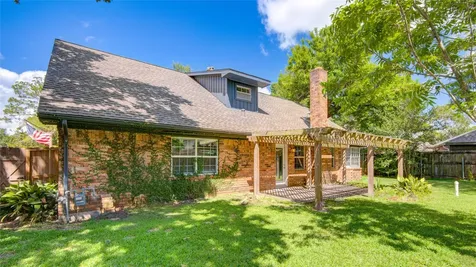 15702 Wandering Trail Friendswood TX 77546