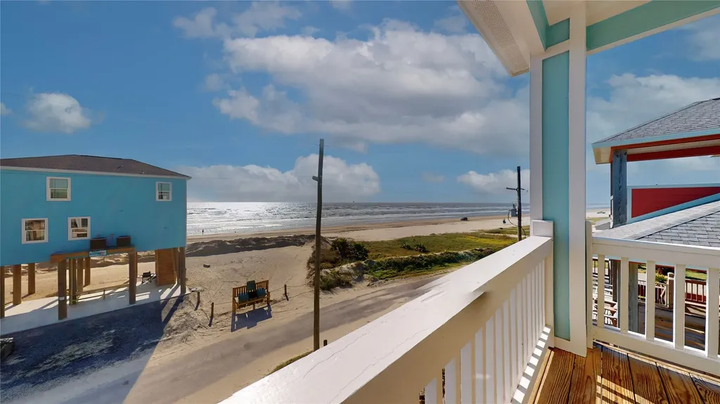 1965 Ave J Crystal Beach TX 77650